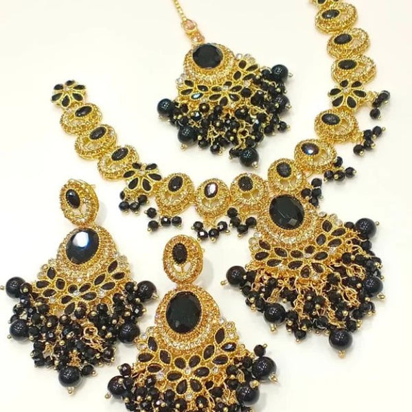 Glamorous Choker Sets with Teeka for Stunning Traditional Looks